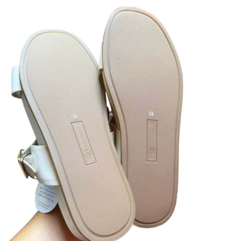 Giani Bernini Gianaa NWT Memory Foam Double Band Slip White Sandals Size 9M - Picture 2 of 5